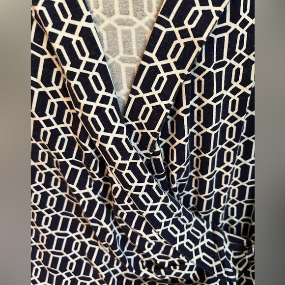 Adrienne Vittadini wrap dress - Picture 3 of 5